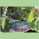 DŽIUNGLĖS - 2,5 cm pločio spausdintos juostos antkaklis