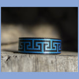 MĖLYNA - 2,5 cm pločio austos juostos antkaklis